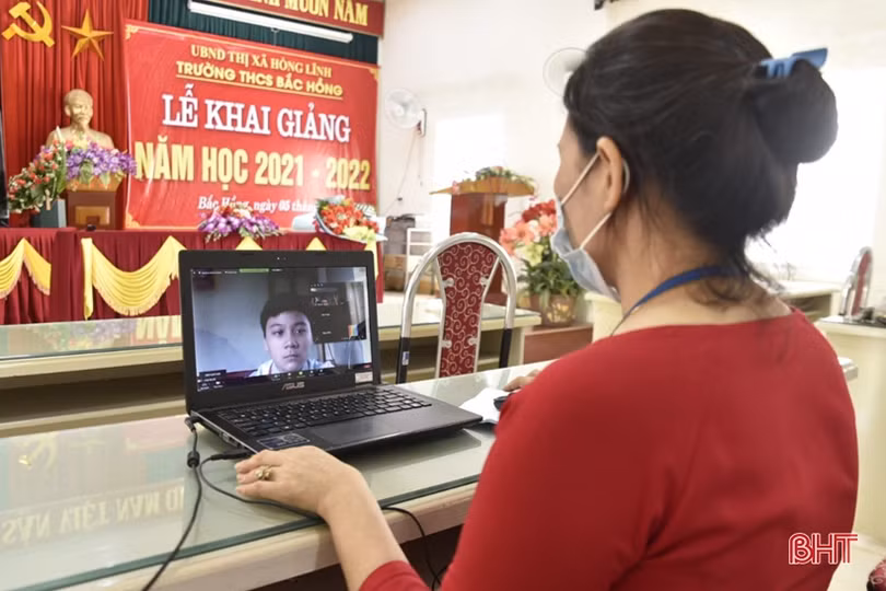 Các địa phương ở Hà Tĩnh khai giảng năm học mới 2021 - 2022 qua màn hình tivi