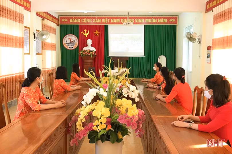 Các địa phương ở Hà Tĩnh khai giảng năm học mới 2021 - 2022 qua màn hình tivi