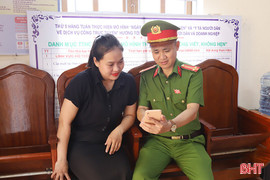 Mỗi người dân là một “chiến sĩ” giữ bình yên cho quê hương