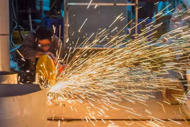 Đảm bảo an toàn phòng cháy, chữa cháy trong quá trình cắt kim loại