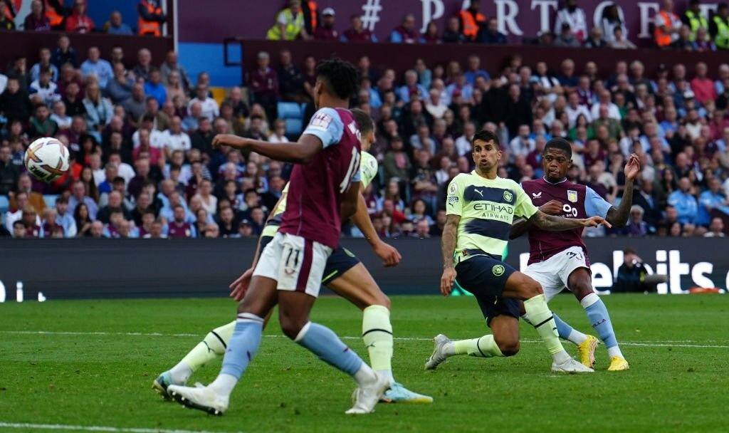 Haaland ghi bàn nhưng Man City vẫn mất điểm trước Aston Villa