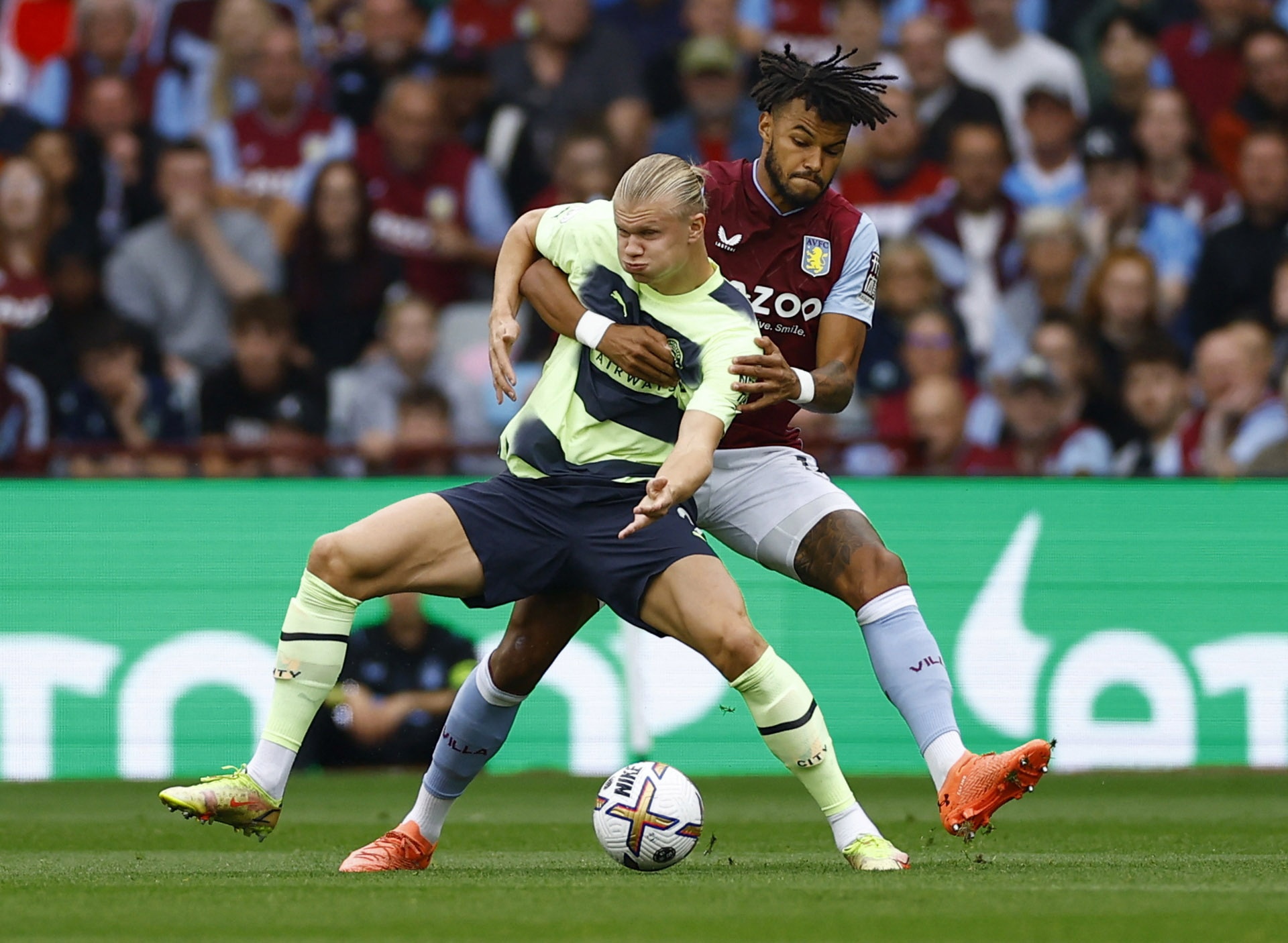 Haaland ghi bàn nhưng Man City vẫn mất điểm trước Aston Villa