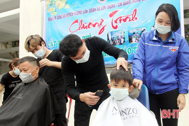 Cắt tóc, phát cháo miễn phí cho bệnh nhân nghèo Hương Sơn
