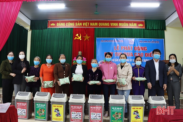 Phụ nữ Cẩm Xuyên chung tay xây dựng môi trường “sáng - xanh - sạch - đẹp”