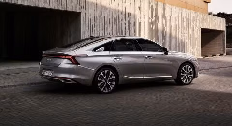 Ngắm nội thất sang chảnh và hiện đại của Kia K8 hoàn toàn mới