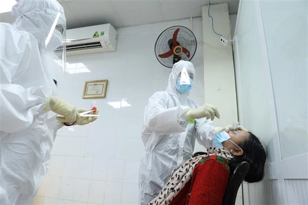 Thủ tướng: Tổ chức tiêm vắcxin ngừa COVID-19 kịp thời hơn nữa