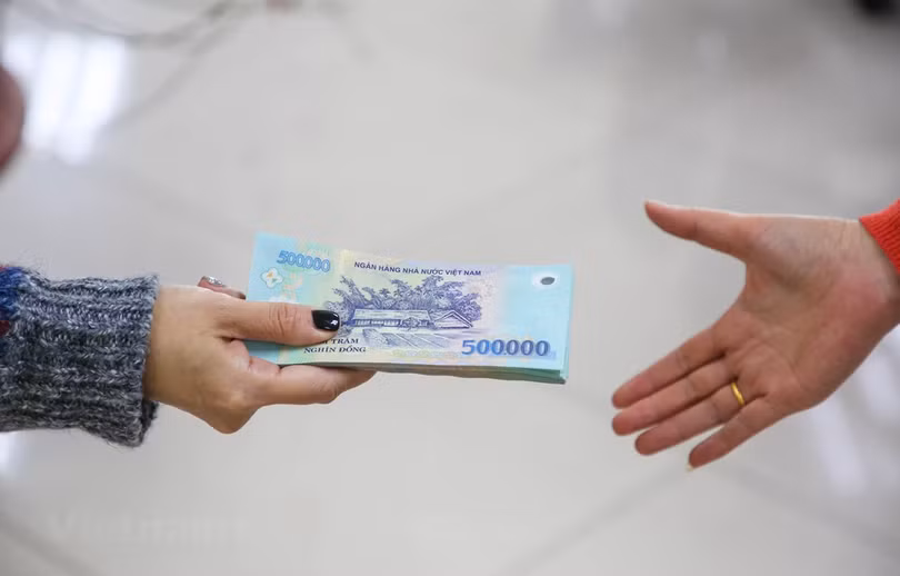 Không tăng lương tối thiểu năm 2021 để duy trì việc làm cho lao động