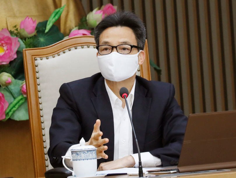 Phó Thủ tướng Vũ Đức Đam: Phải tiếp tục các biện pháp phòng chống dịch ban đầu rất hiệu quả của chúng ta, cộng thêm với vaccine. Ảnh VGP Bảo đảm an toàn cao nhất khi tiêm vaccine ngừa COVID-19