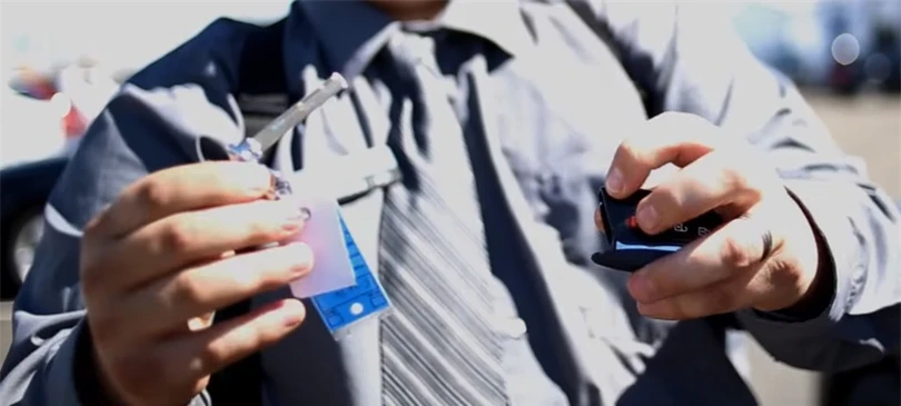 Cách xử lý này khi chìa khóa thông minh ô tô hết pin