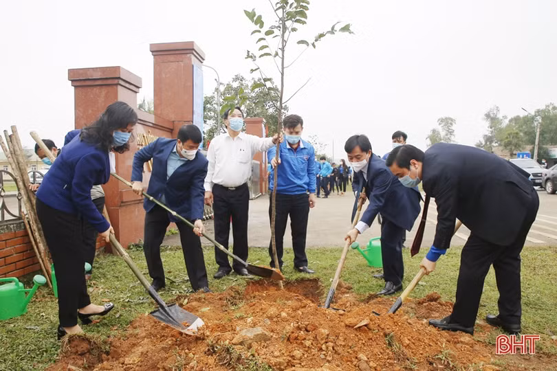 Ra quân Tháng Thanh niên trên quê hương Anh hùng Lý Tự Trọng