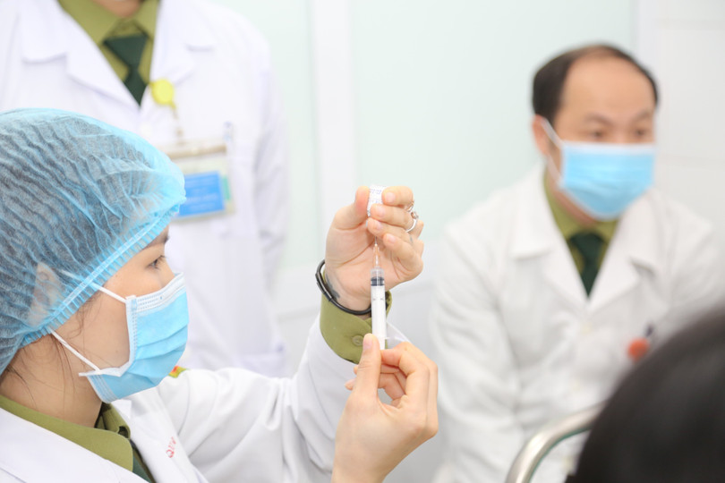 Hướng dẫn về bảo quản, phân phối và sử dụng vắc xin phòng Covid-19