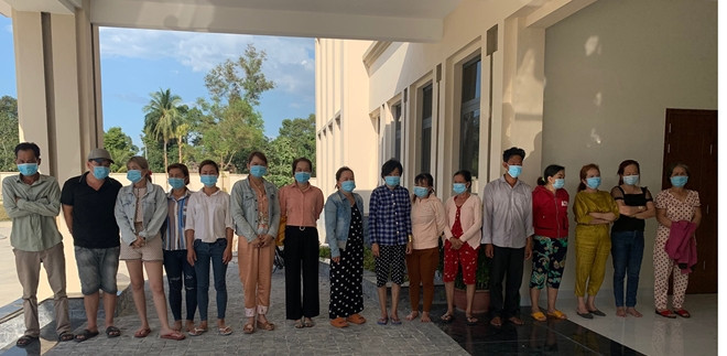 Hơn chục “quý bà” bị bắt tại sòng bạc lúc nửa đêm