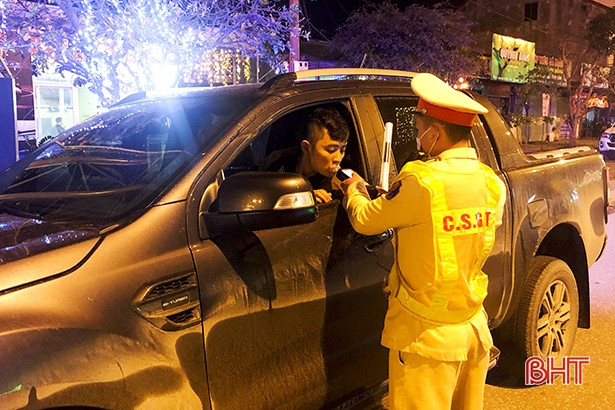 Công an Đức Thọ xử phạt hơn 50 triệu đồng các tài xế vi phạm nồng độ cồn