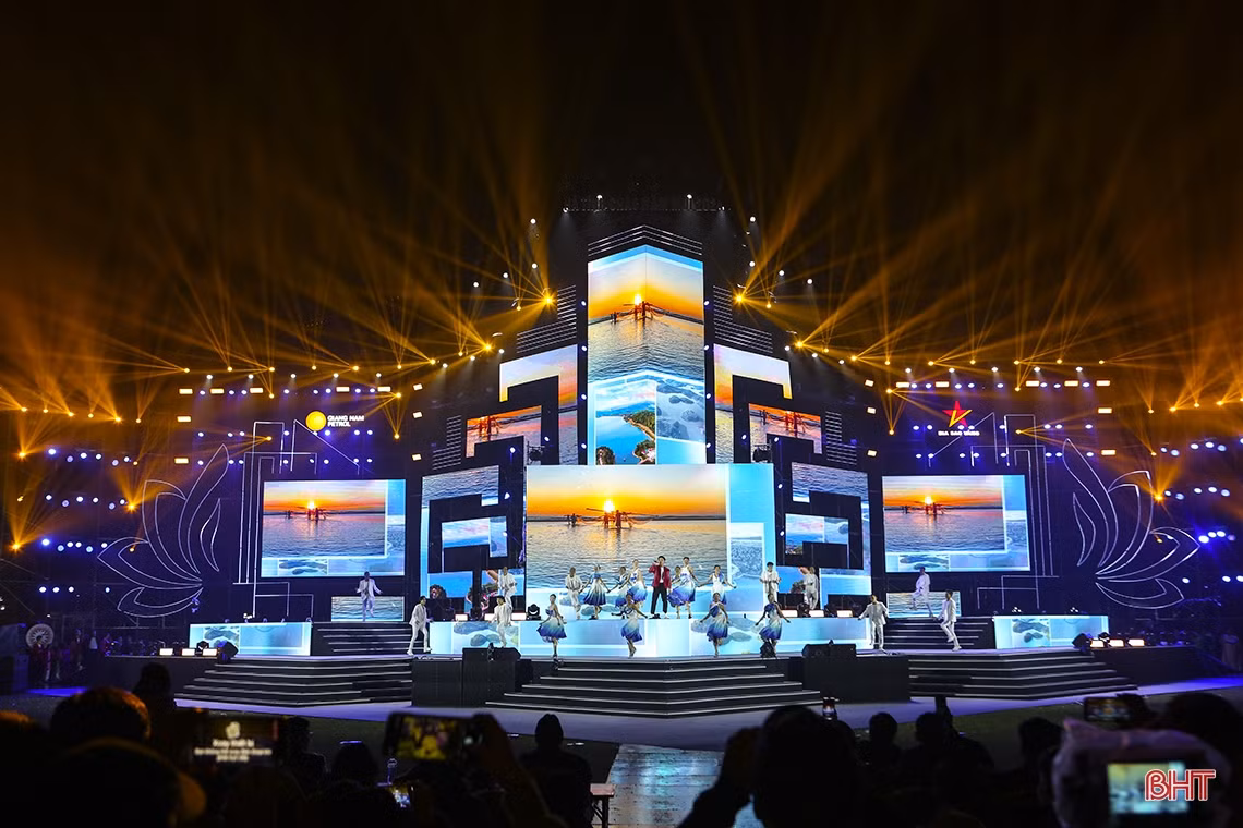 Tổng duyệt chương trình “Hà Tĩnh chào năm mới 2024”