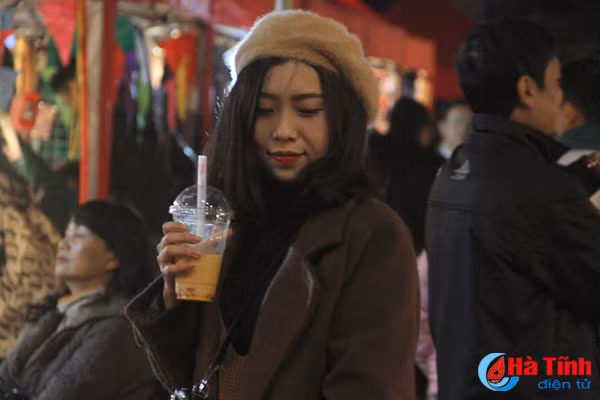 nhung bong hong xinh dep tai cho dem jam ha tinh 2017