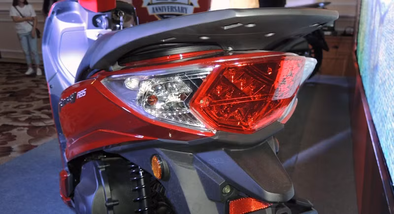 SYM Fancy 125 giá 39 triệu - xe ga có ABS rẻ nhất Việt Nam ảnh 7 sym fancy 125 gia 39 trieu xe ga co abs re nhat viet nam