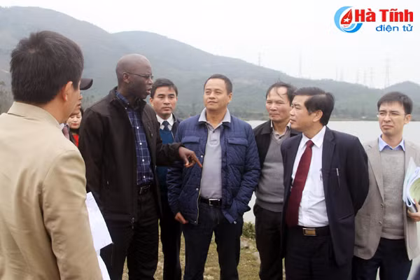 giam doc ngan hang the gioi tai viet nam tham vung ang va mot so cong trinh o ha tinh