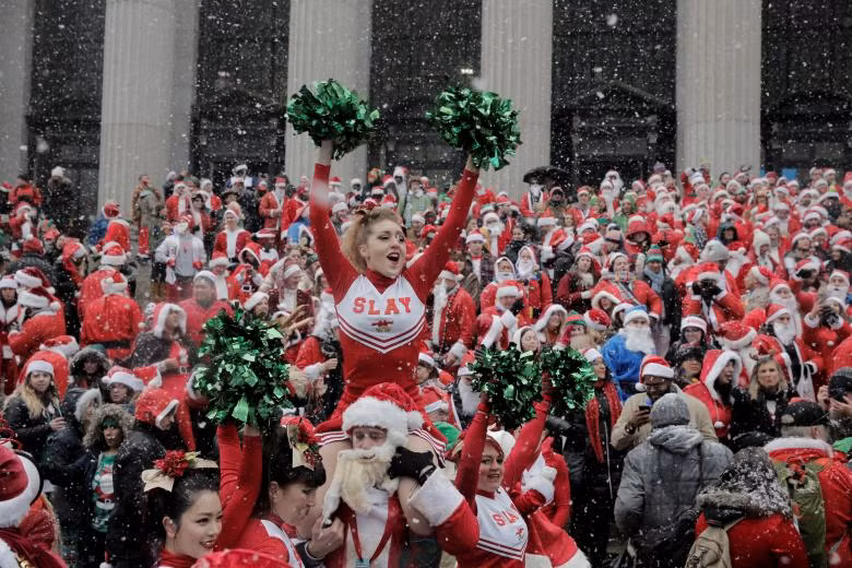 ong gia noel hien dien khap noi tren the gioi