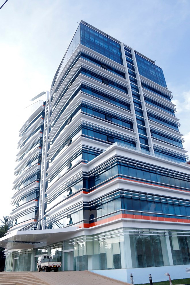 viet nam tich cuc dong gop cho su phat trien kt xh cua lao