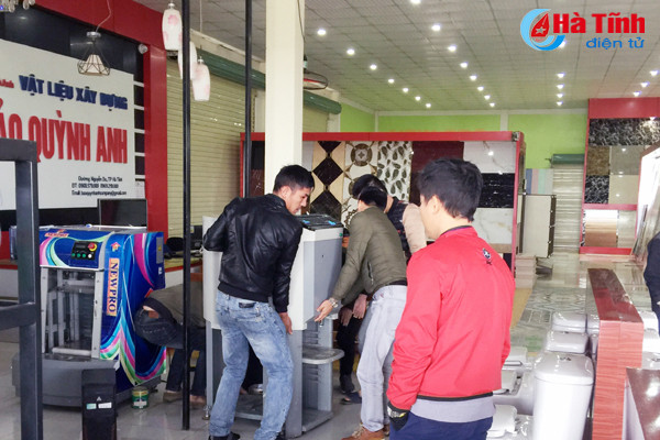 nhan vien cong ty new pro cuong doat tai san cua dai ly