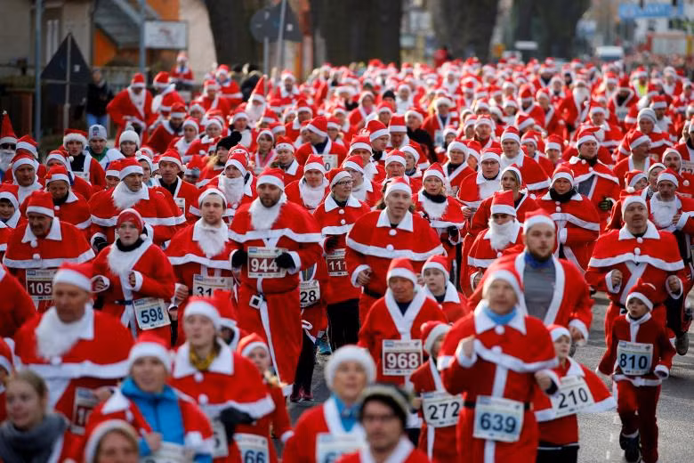 ong gia noel hien dien khap noi tren the gioi