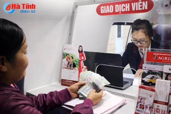 ngan hang di dong den voi nguoi dan vung sau ha tinh