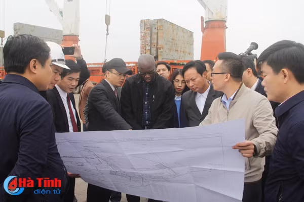 giam doc ngan hang the gioi tai viet nam tham vung ang va mot so cong trinh o ha tinh