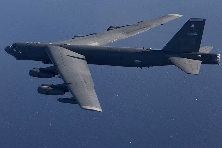 anh mot so loai may bay my tung gay toi ac o ha noi nam 1972