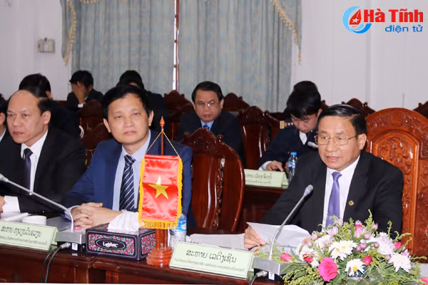 ha tinh bolykhamxay kien quyet kien tri bao ve dang bao ve che do