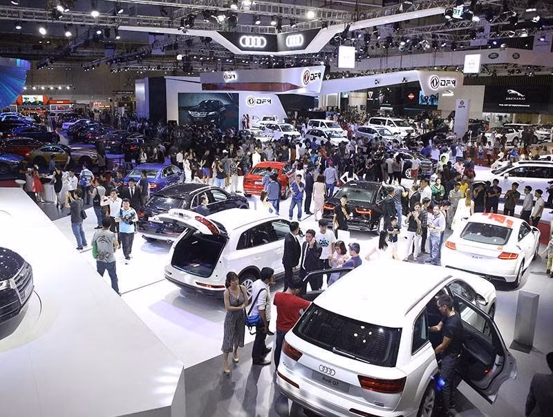 o to nhap khau chay nuoc rut cuoi nam