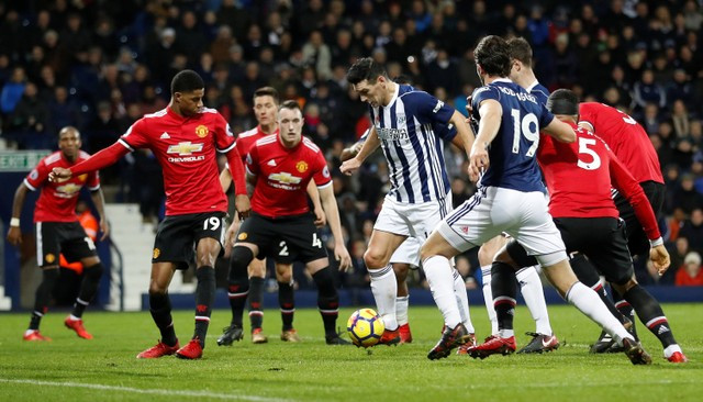 lukaku lingard lap cong m u tiep tuc bam duoi man city