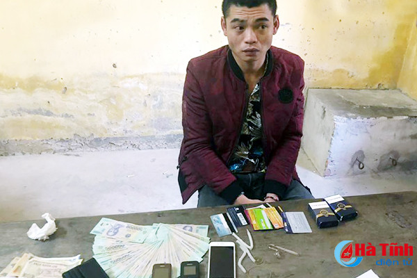 khoang gan 60 trieu cua chu quan o tp ha tinh roi ve vinh tieu xai