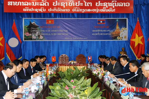 ha tinh bolykhamxay kien quyet kien tri bao ve dang bao ve che do