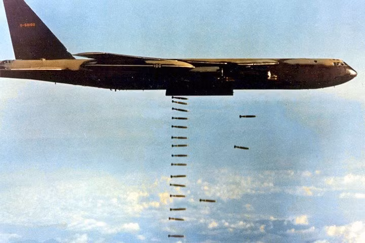 anh mot so loai may bay my tung gay toi ac o ha noi nam 1972