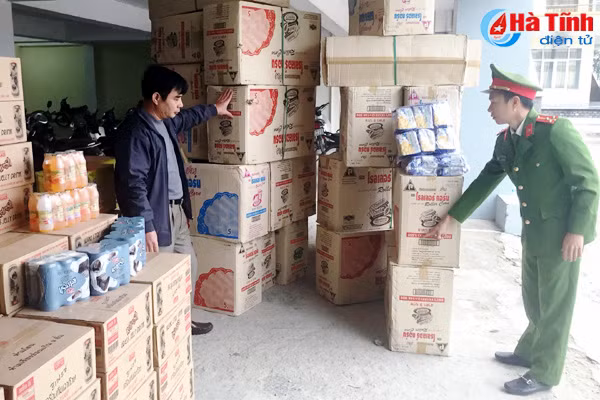 lai bat xe tai cho gan 200 ket nuoc ngot khong giay to hop phap