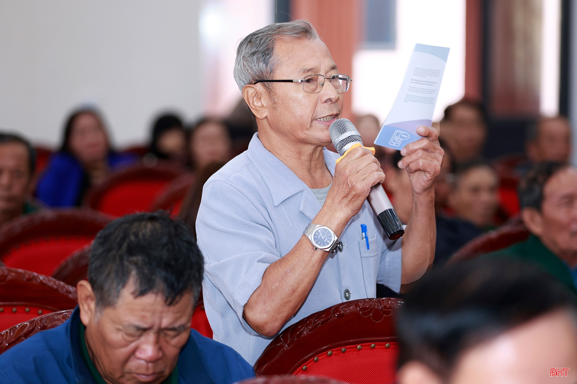 Cử tri Hoàng Minh Duệ - TDP Đông Phong chia sẻ nguyện vọng của cử tri đối với các ứng cử viên.