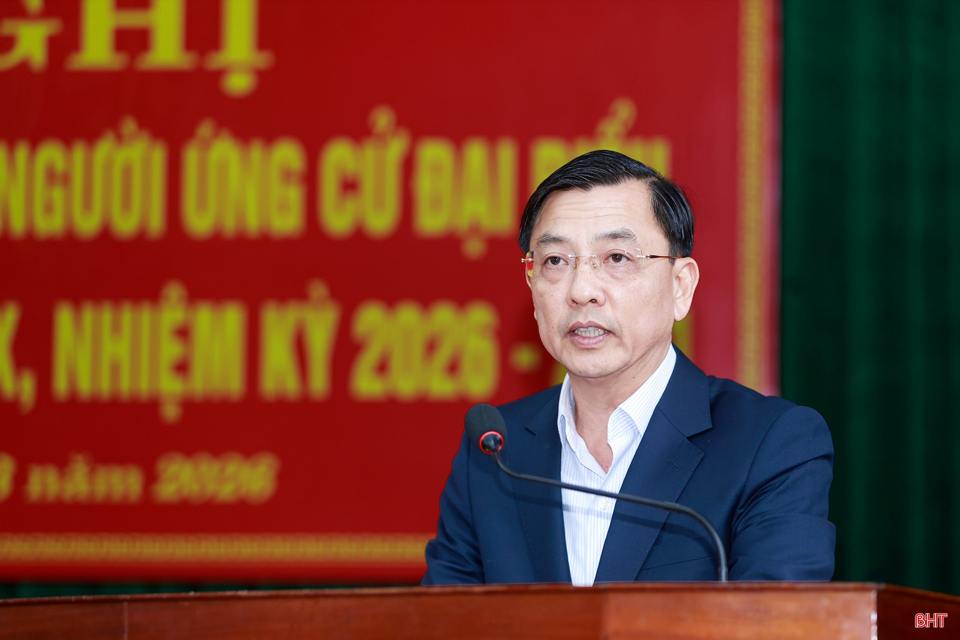 Ông Trần Việt Hà - Ủy viên Ban Thường vụ Tỉnh ủy, Trưởng ban Quản lý Khu kinh tế tỉnh trình bày chương trình hành động.