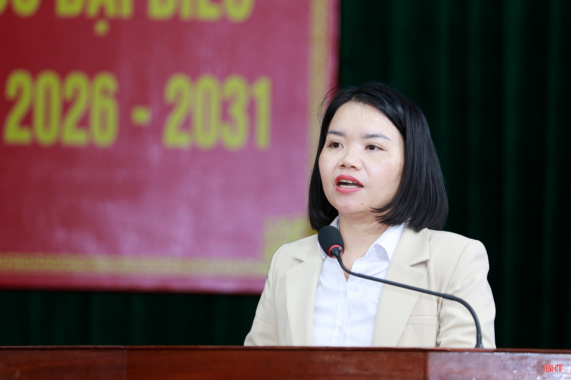 Bà Nguyễn Thị Thanh Hải - Ủy viên Ban Chấp hành Đảng bộ phường, Phó Trưởng ban Xây dựng Đảng phường Sông Trí trình bày chương trình hành động.