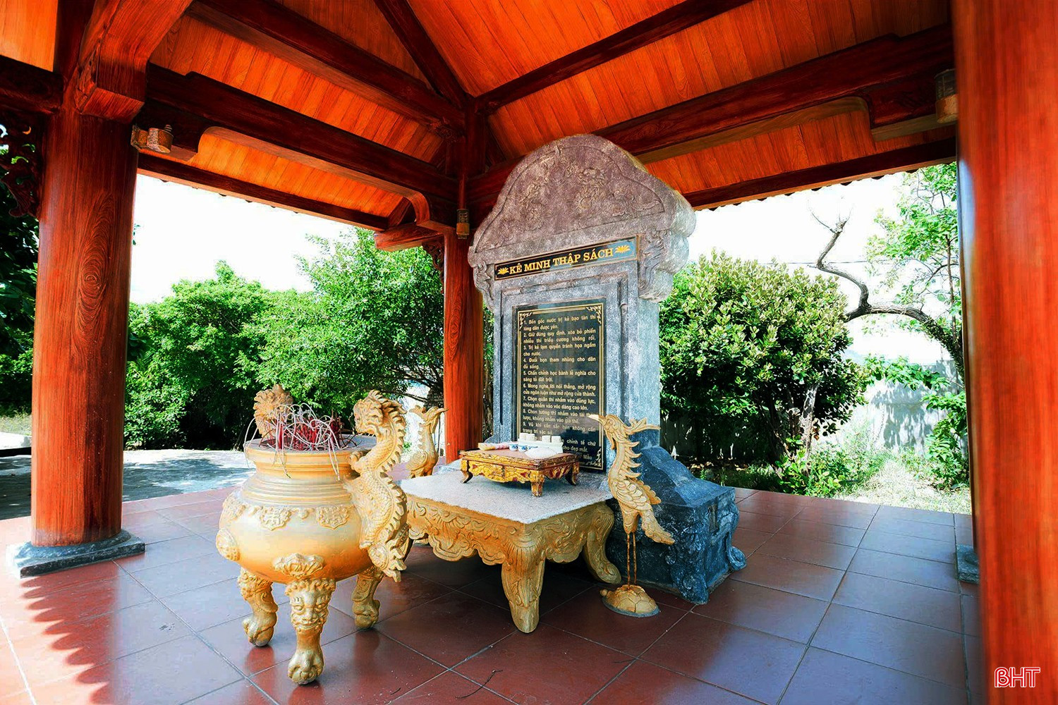 Đền Eo Bạch trước ngày lễ giỗ Chế Thắng phu nhân Nguyễn Thị Bích Châu ảnh 4