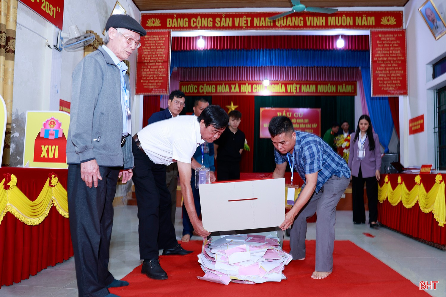 Tổ bầu cử tại khu vực bầu cử số 1 (phường Sông Trí) nhận về 4.019 phiếu, đạt tỷ lệ 100%.