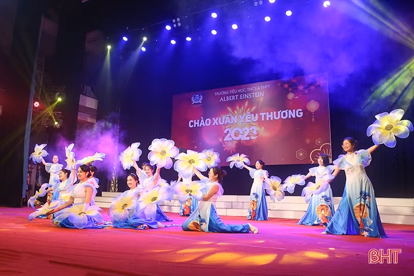 Ấm áp xuân yêu thương của học sinh Albert Einstein