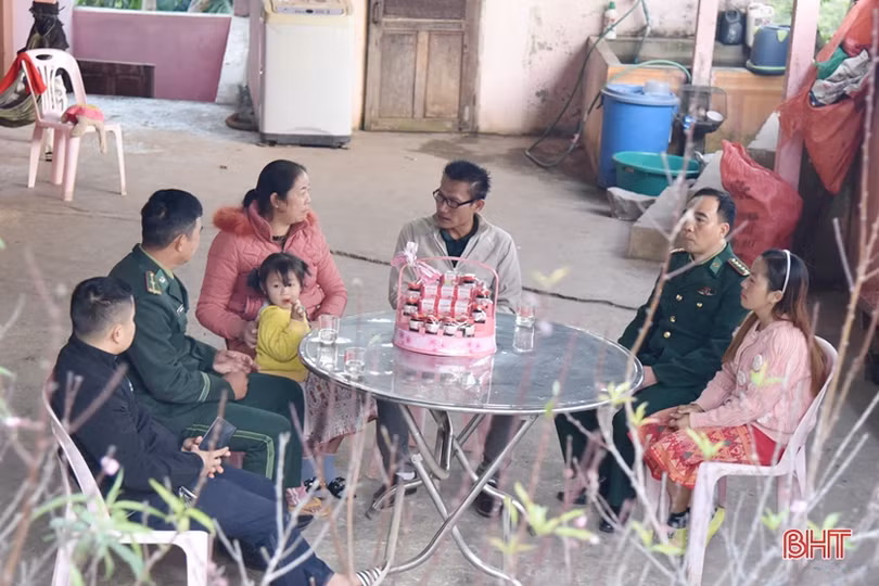 Tết sớm của đồng bào Việt trên đất bạn Lào