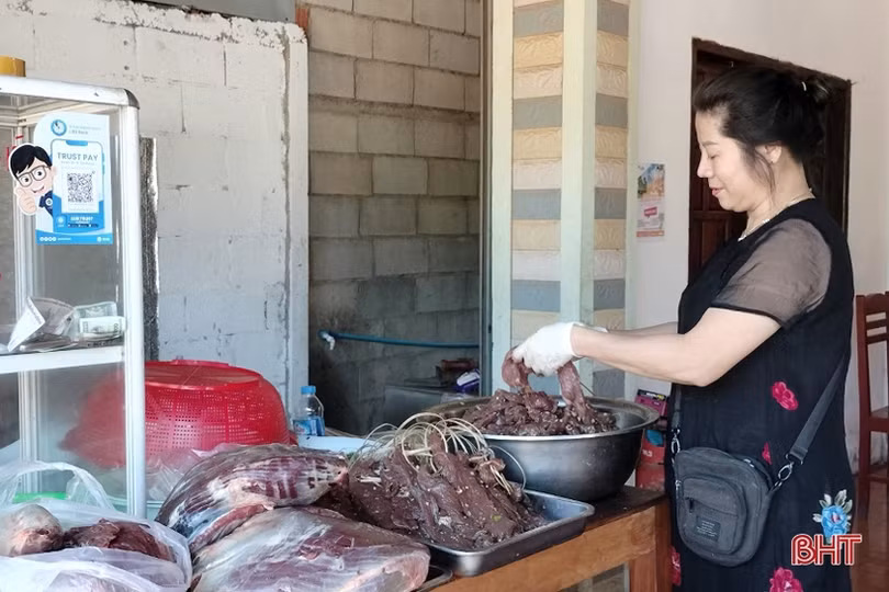 Tết sớm của đồng bào Việt trên đất bạn Lào