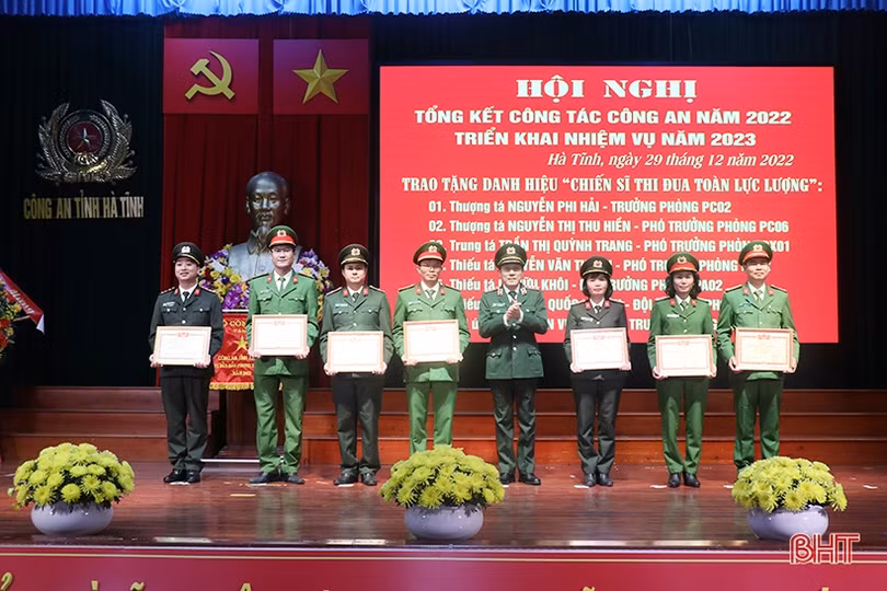 Xứng đáng là lá chắn vững chắc của Đảng bộ, chính quyền và Nhân dân Hà Tĩnh