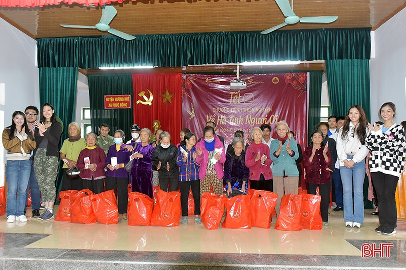 11 hoa hậu, á hậu mang “Tết hạnh phúc” đến với người nghèo Hà Tĩnh