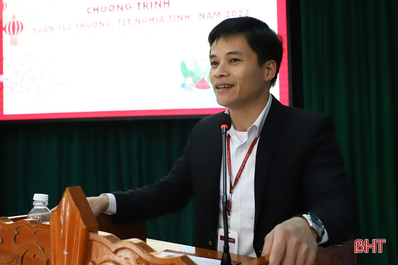 Agribank Hà Tĩnh II trao 120 suất quà tết cho người dân khó khăn