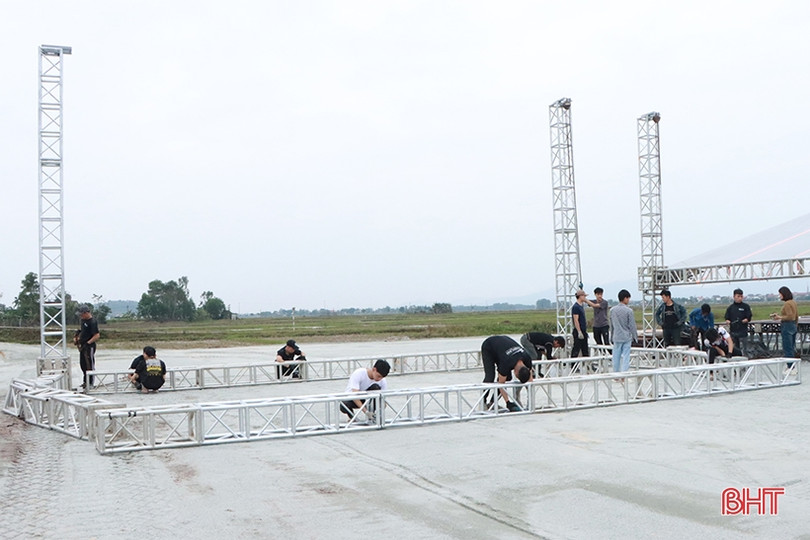 Cận cảnh công tác chuẩn bị cho lễ khởi công cao tốc Bắc - Nam qua Hà Tĩnh