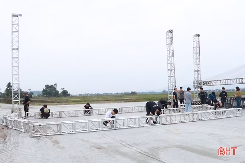 Cận cảnh công tác chuẩn bị cho lễ khởi công cao tốc Bắc - Nam qua Hà Tĩnh