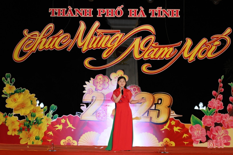 Vui tươi chương trình nghệ thuật “Chào năm mới 2023” ở TP Hà Tĩnh