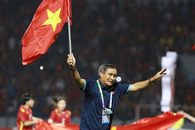 HLV Mai Đức Chung được bình chọn là HLV tiêu biểu năm 2022, bất ngờ với vị trí của HLV Park Hang-seo